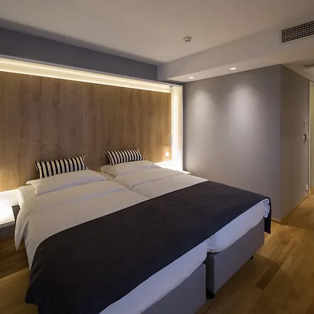 Hotel M