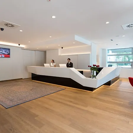 Hotel M